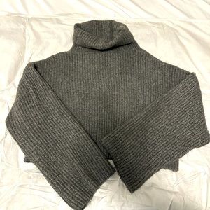 Crop grey sweater